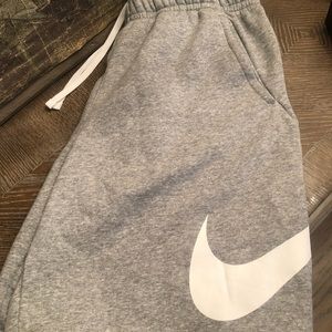 Men’s Medium Nike Sweat Shorts. NWT